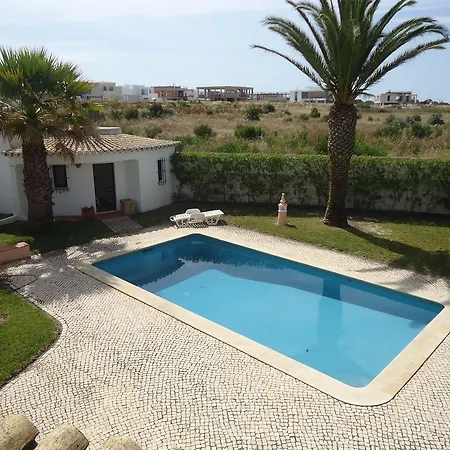 Vila Costa D'oiro *