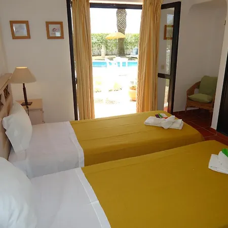 Vila Costa D'oiro *